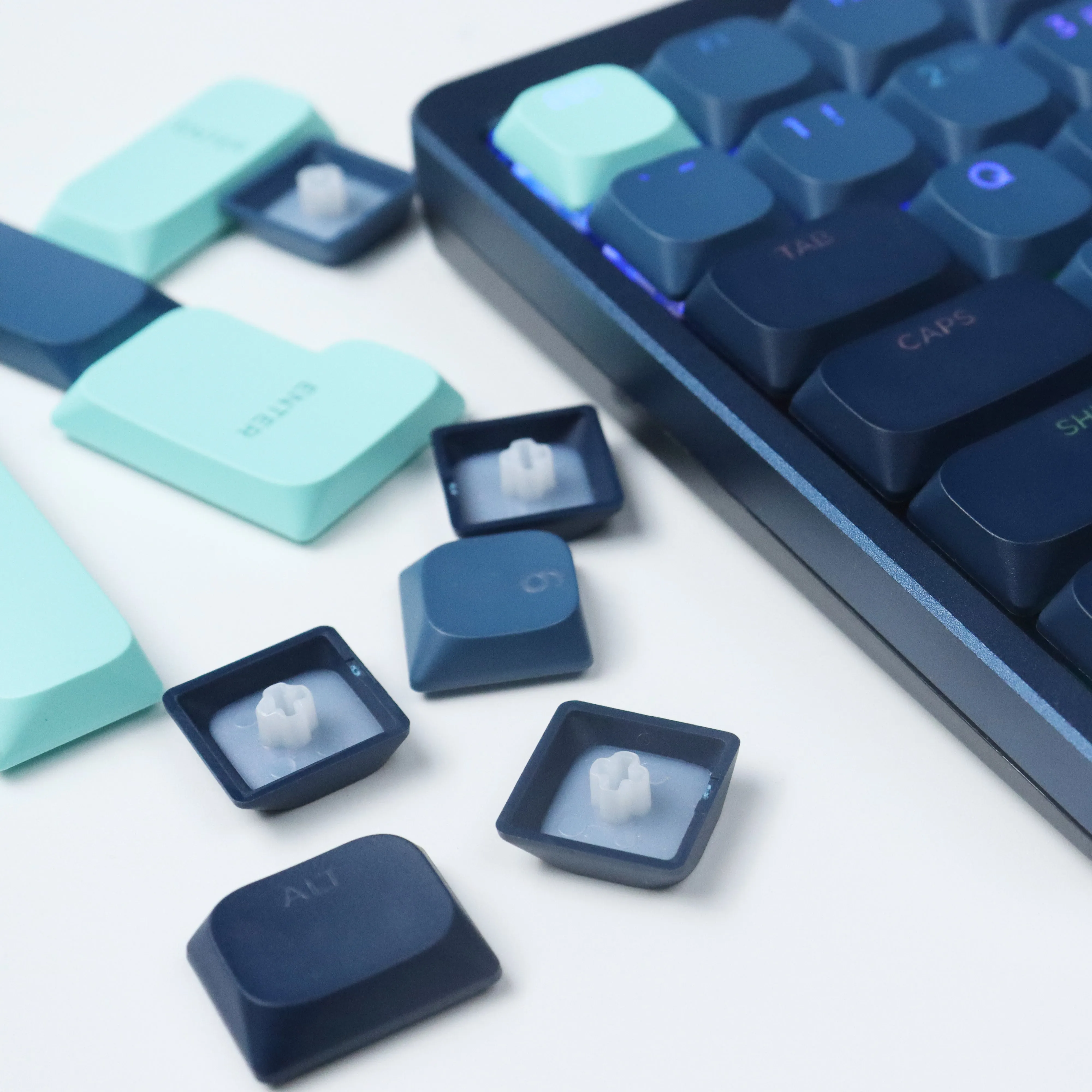 Skyline R1 Low Profile PBT Double-Shot Keycap Set