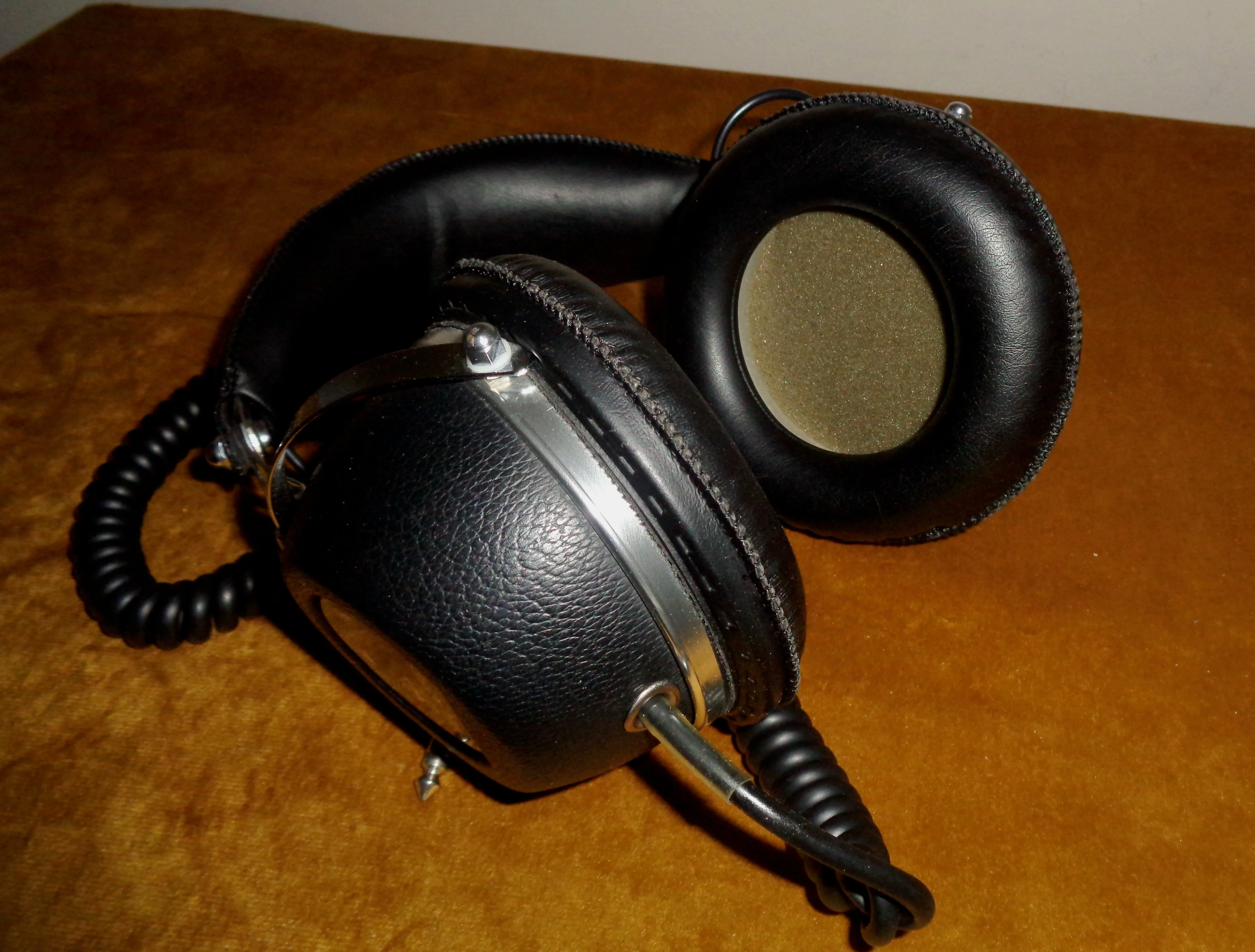 Vintage TTC Model G5555 8 Ohm Dynamic Stereo Headphones With Jack Plug